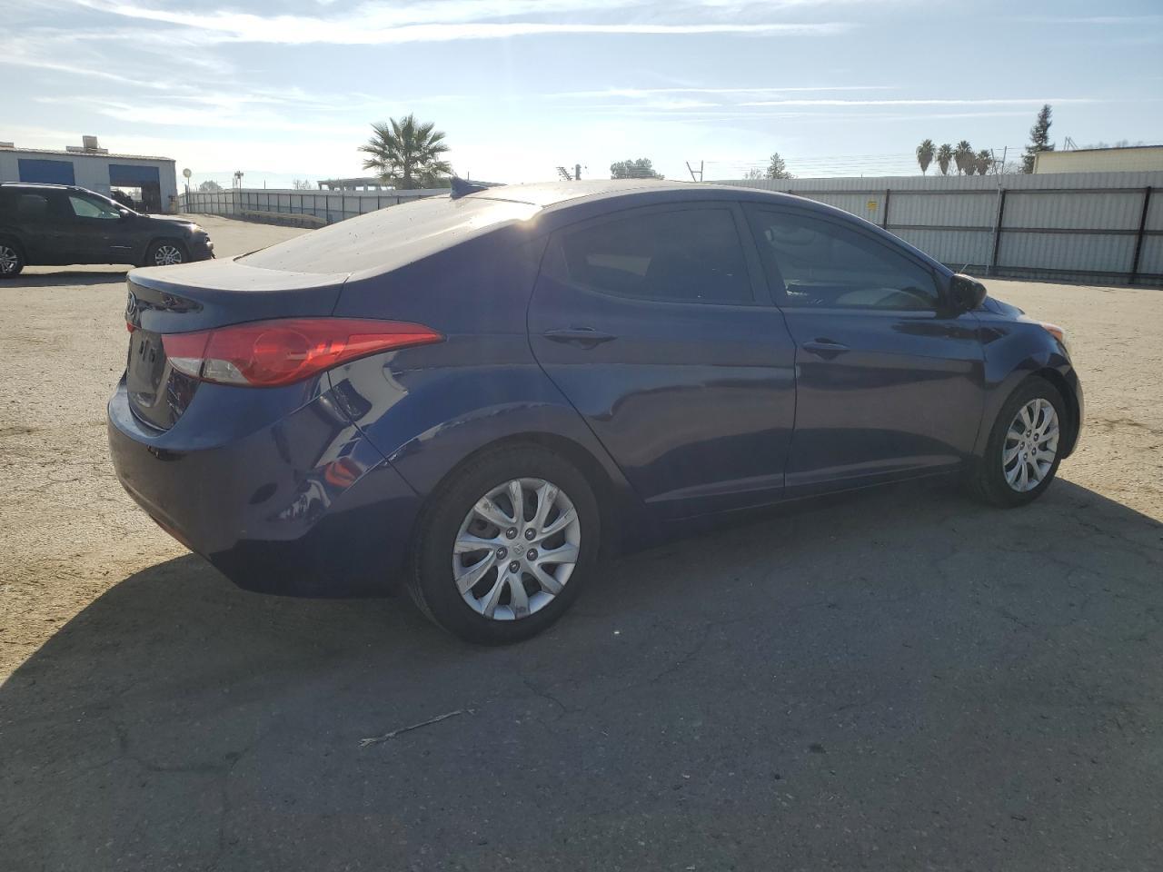 2011 HYUNDAI ELANTRA GL - Image 3