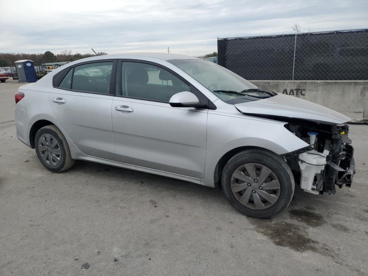 2020 KIA RIO LX - Фото 4