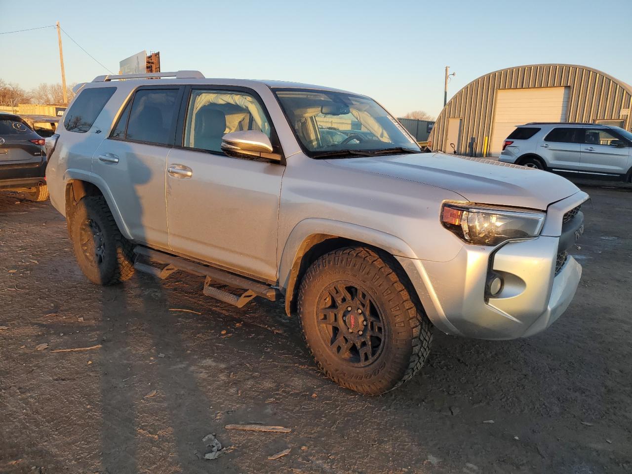 2018 TOYOTA 4RUNNER SR - Фото 4