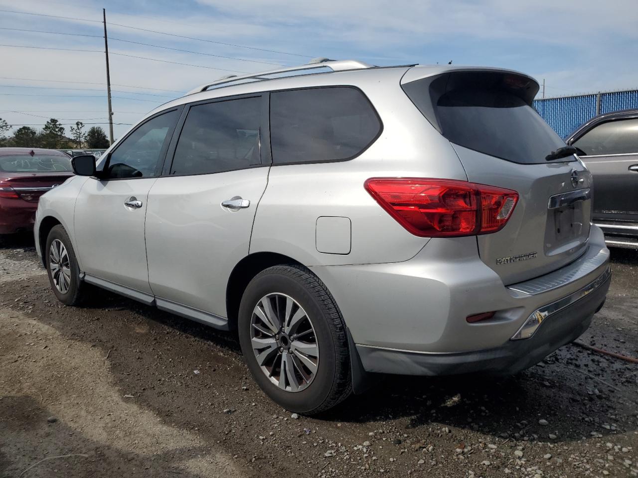 2017 NISSAN PATHFINDER - Фото 2