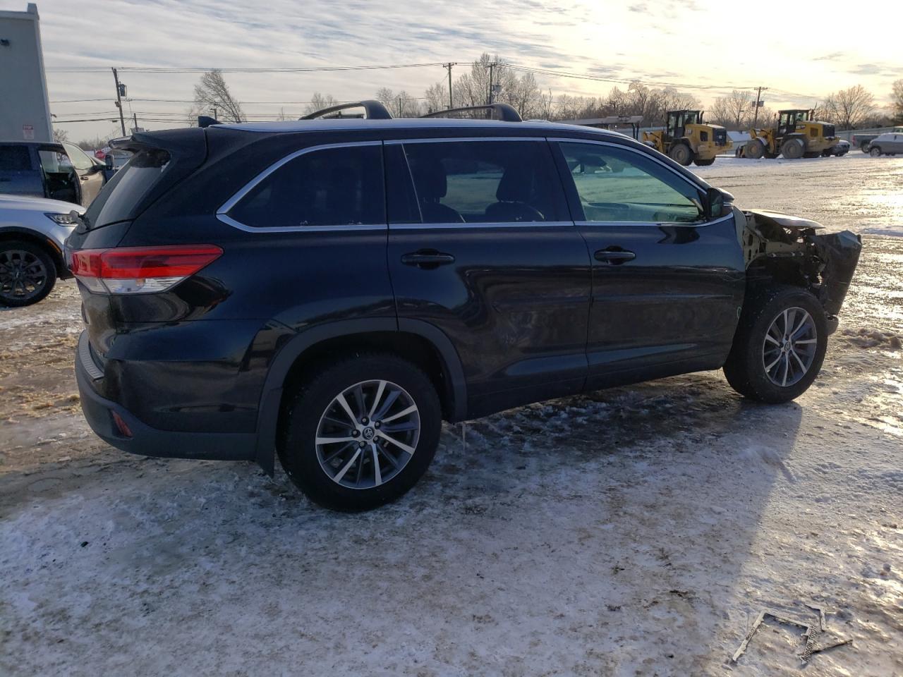 2018 TOYOTA HIGHLANDER - Image 3