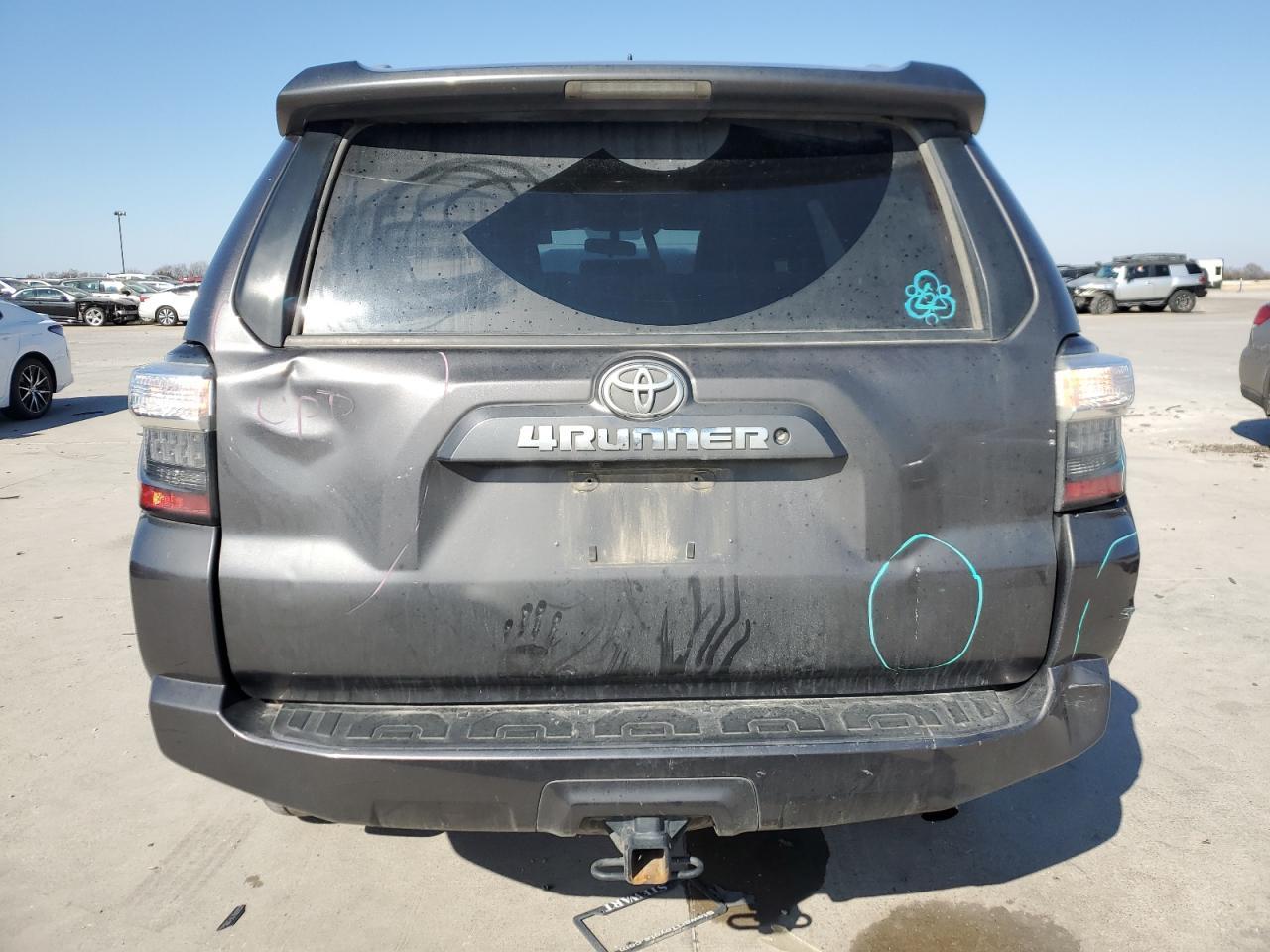 2017 TOYOTA 4RUNNER SR - Фото 6