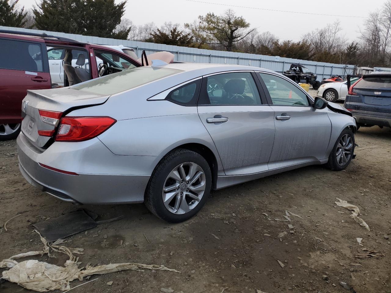 2018 HONDA ACCORD LX - Image 3