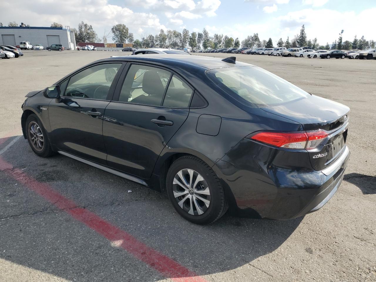 2020 TOYOTA COROLLA LE - Фото 2