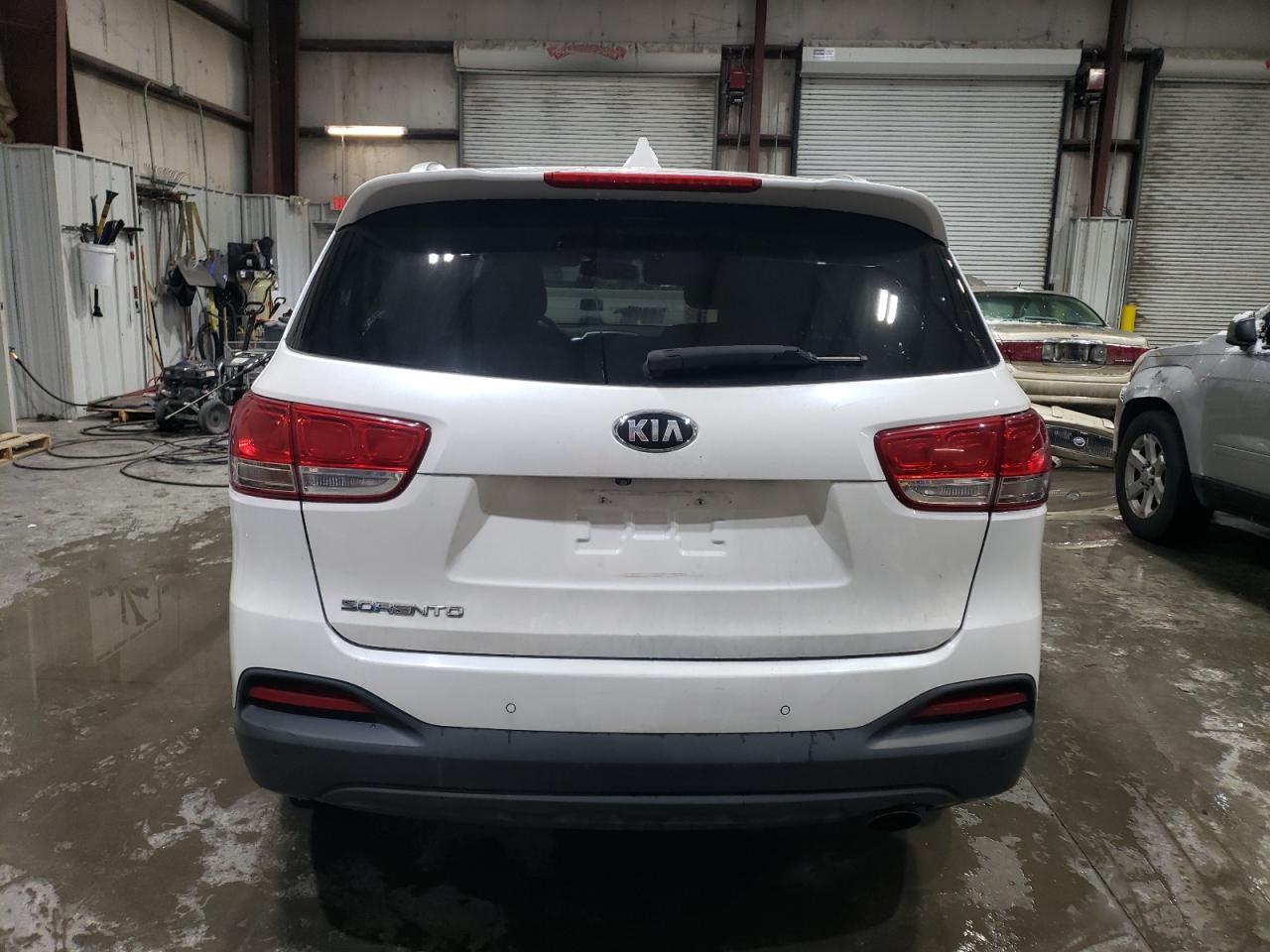 2016 KIA SORENTO LX - Image 6
