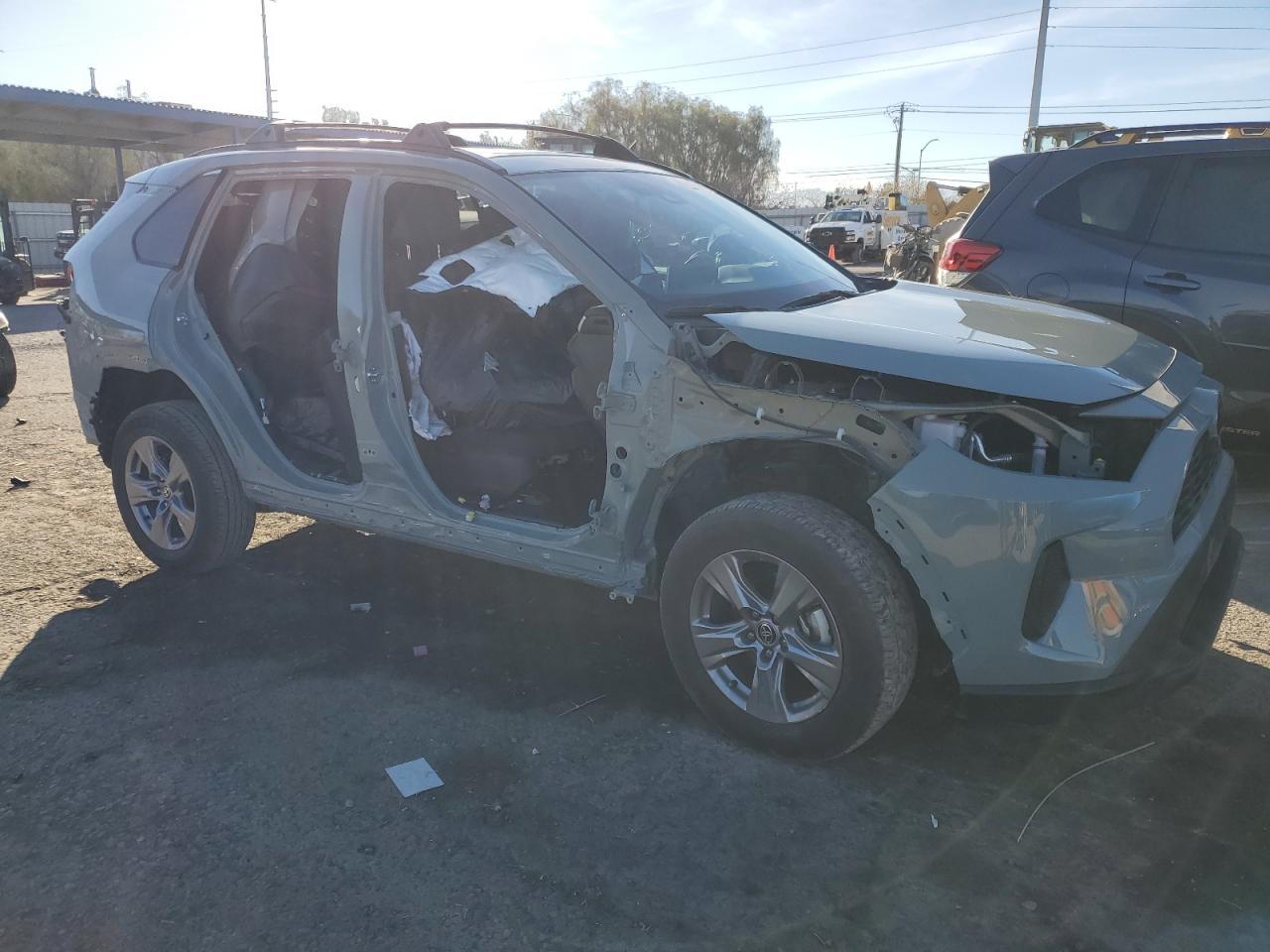 2022 TOYOTA RAV4 XLE - Фото 4