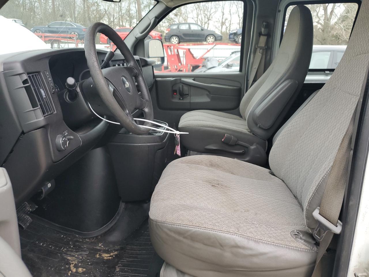 2010 CHEVROLET EXPRESS G1 - Image 7