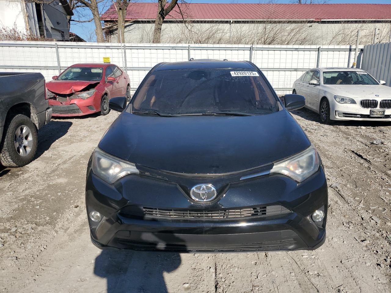 2018 TOYOTA RAV4 LE - Фото 5
