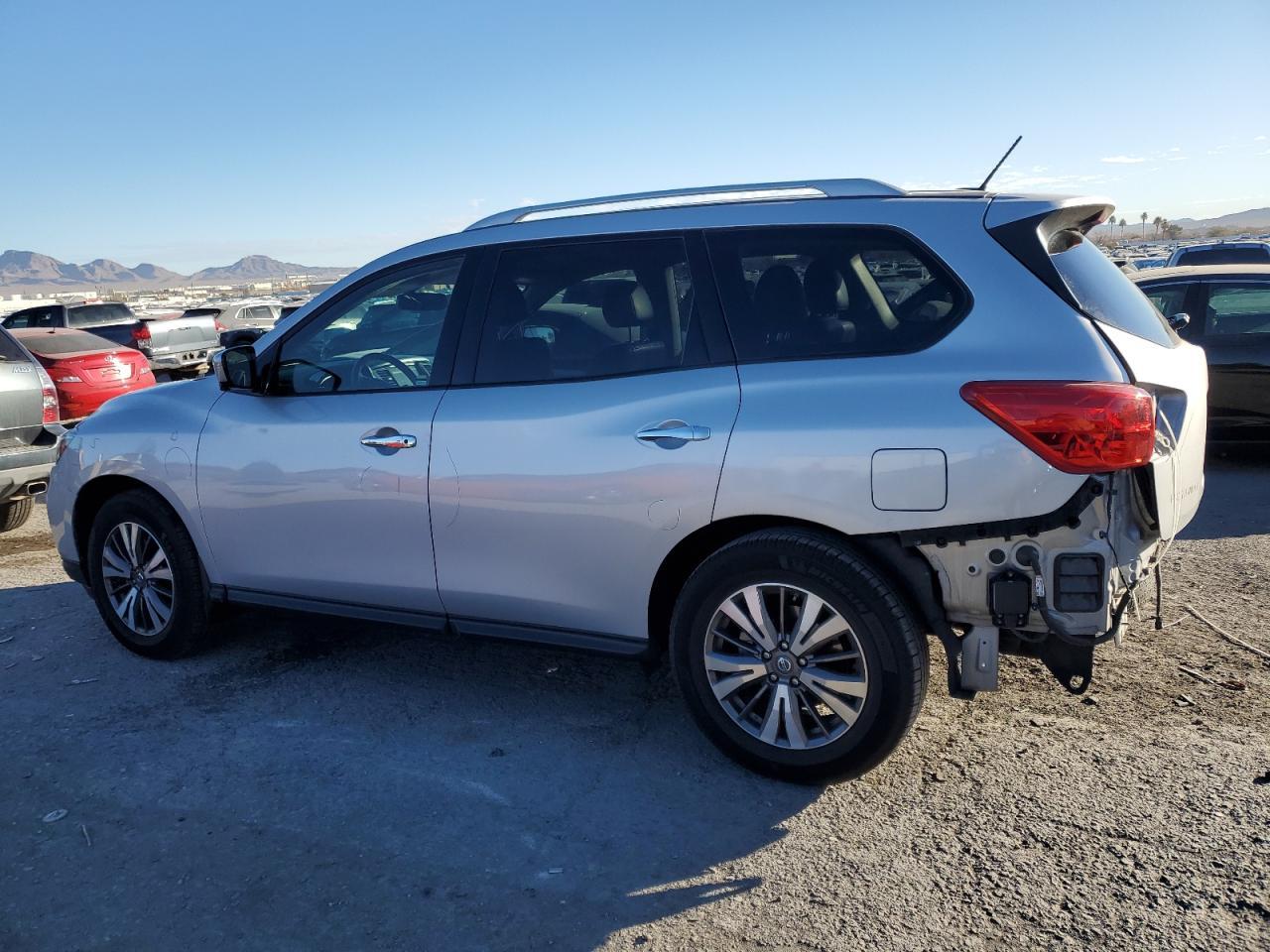 2017 NISSAN PATHFINDER - Image 2