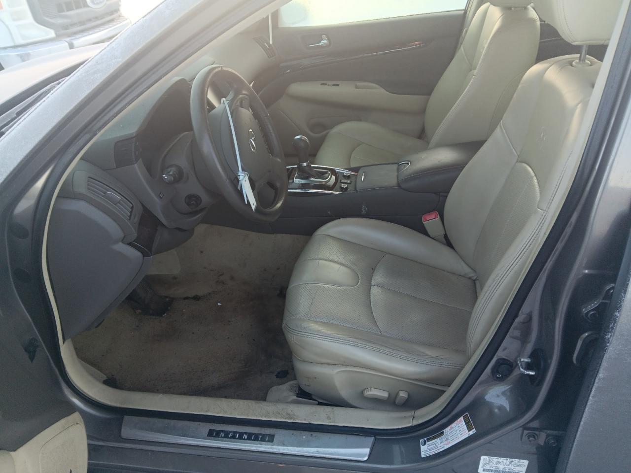 2012 INFINITI G37 - Image 7