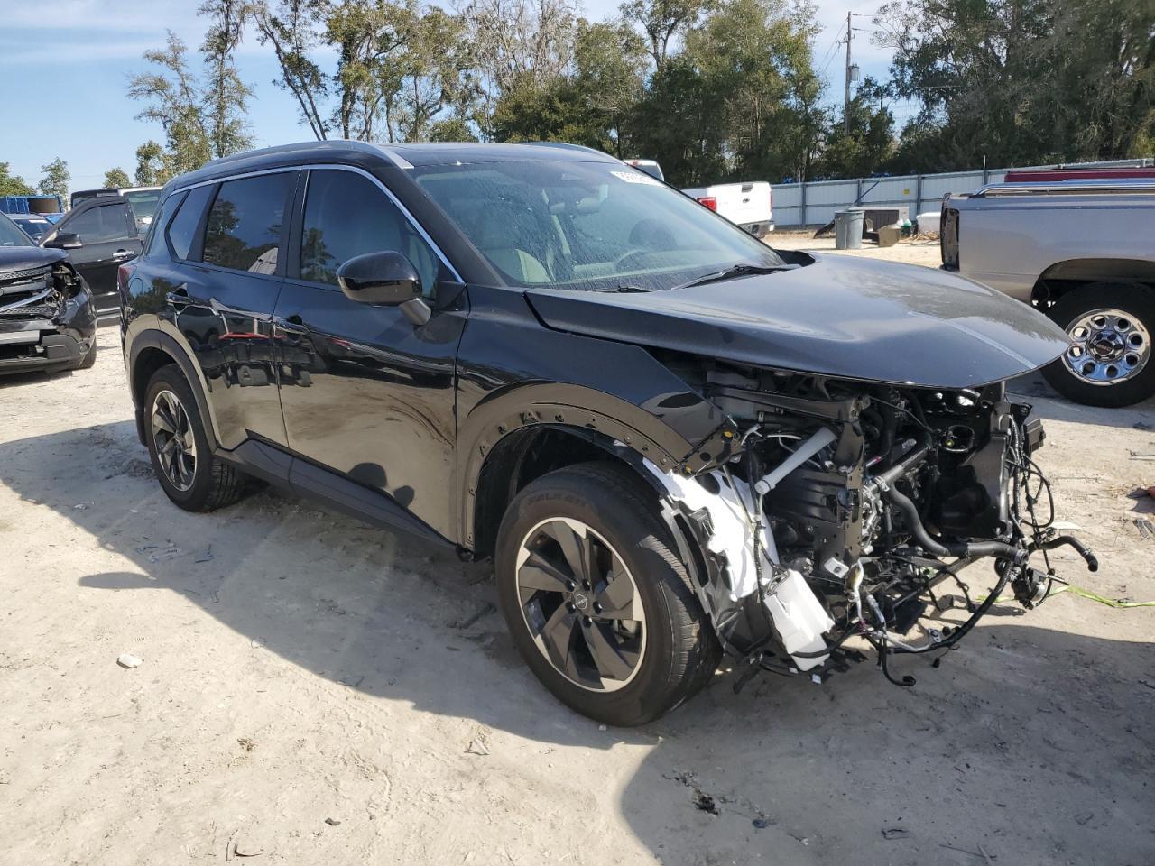 2024 NISSAN ROGUE SV - Image 4