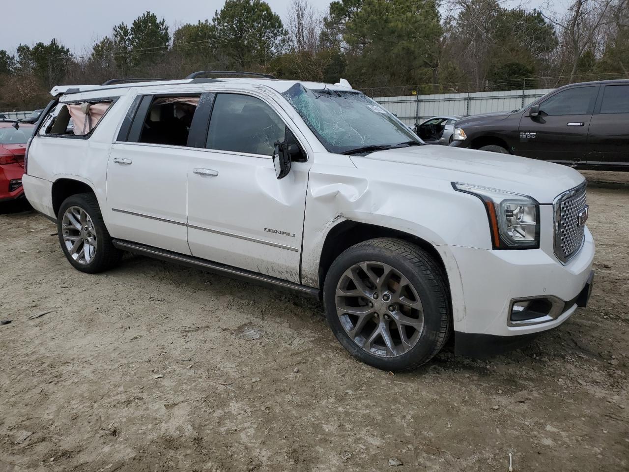 2016 GMC YUKON XL D - Фото 4