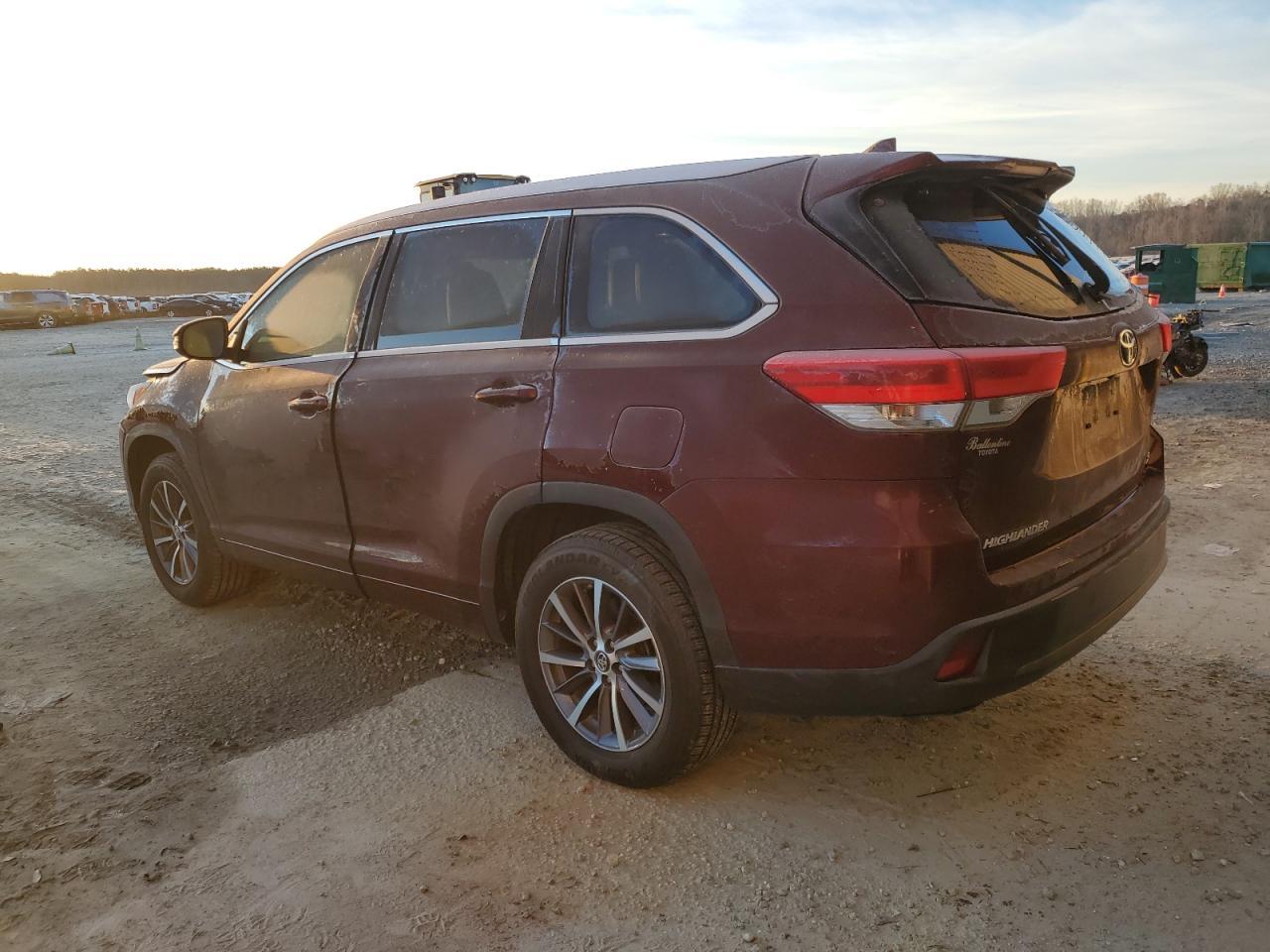 2018 TOYOTA HIGHLANDER - Image 2