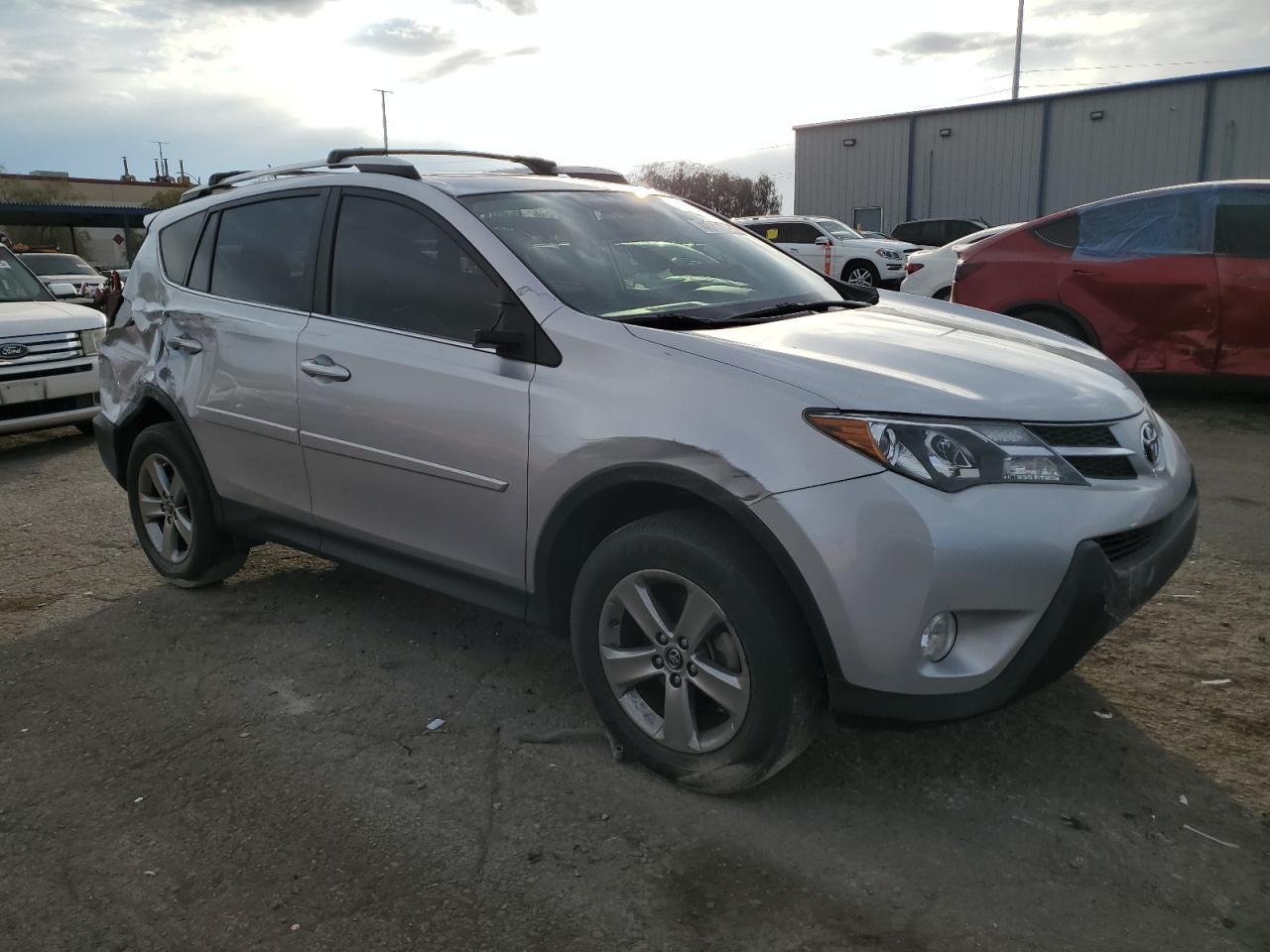 2015 TOYOTA RAV4 XLE - Фото 4