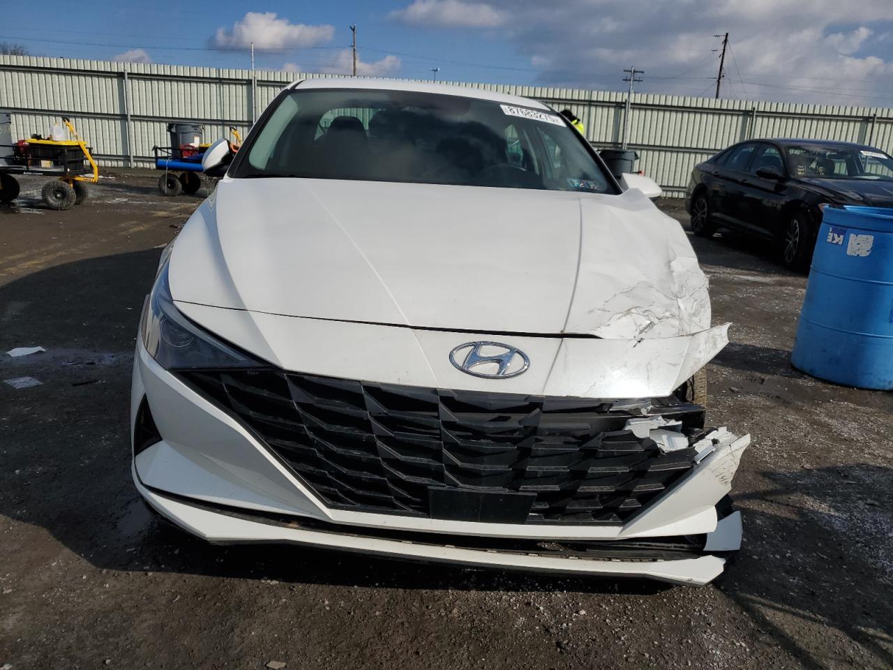 2023 HYUNDAI ELANTRA SE - Image 5