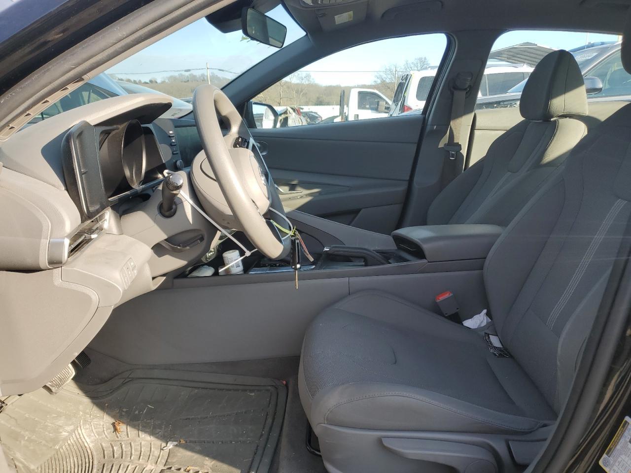 2022 HYUNDAI ELANTRA SE - Фото 7