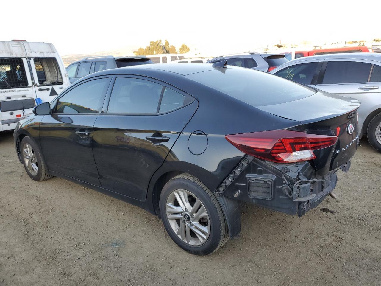 2019 HYUNDAI ELANTRA SE - Фото 2