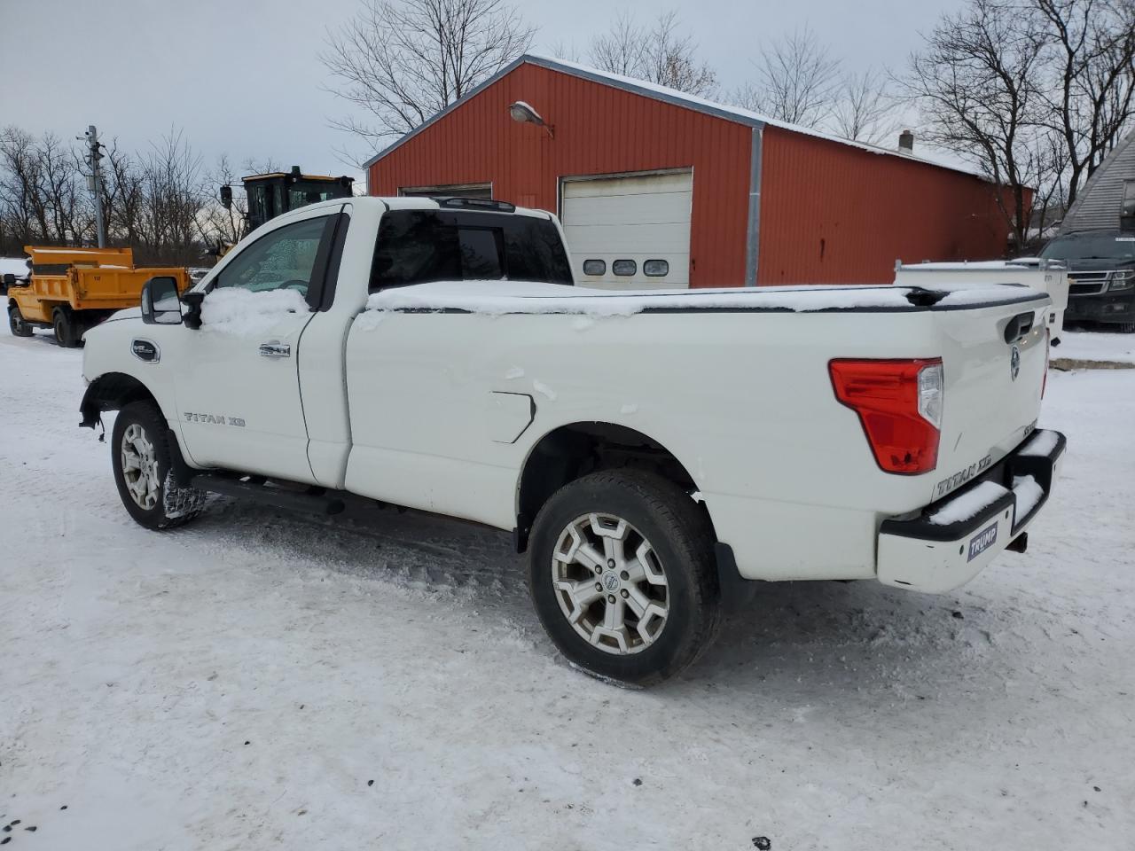 2017 NISSAN TITAN XD S - Фото 2