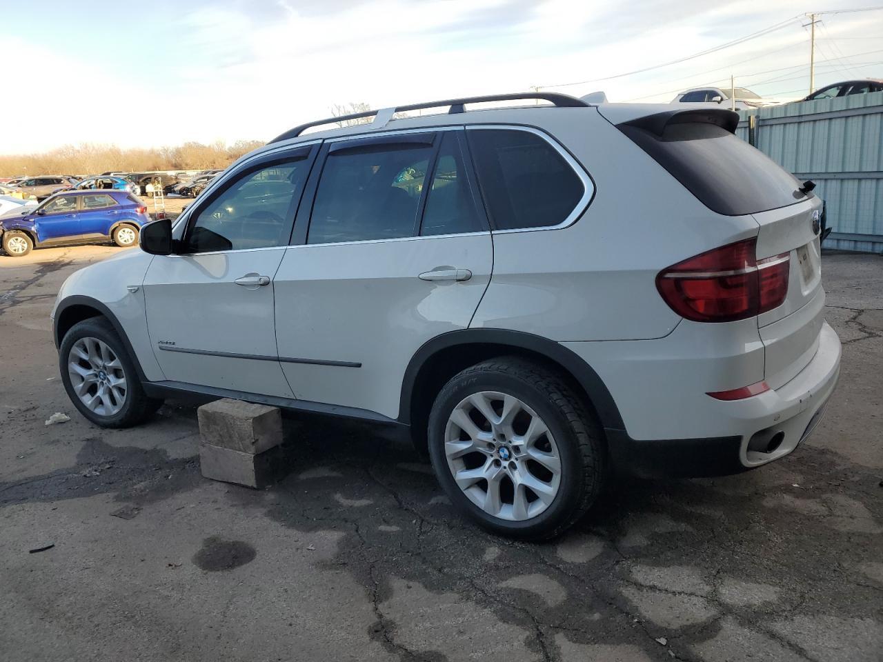 2013 BMW X5 XDRIVE3 - Image 2