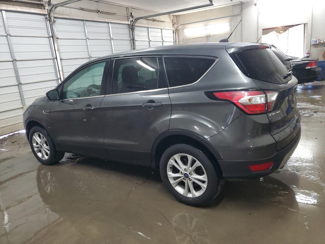 2017 FORD ESCAPE SE - Фото 2