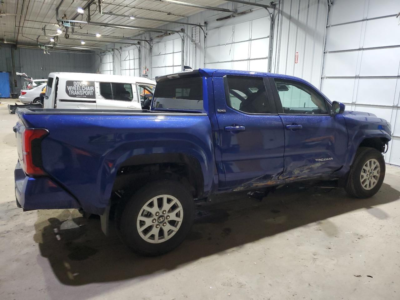 2024 TOYOTA TACOMA DOU - Фото 3