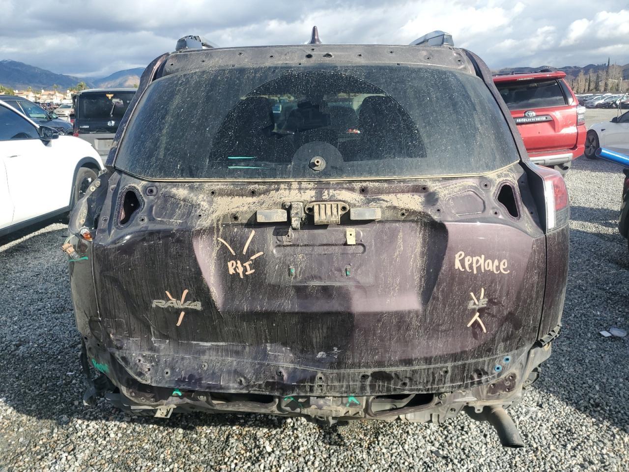 2018 TOYOTA RAV4 LE - Image 6