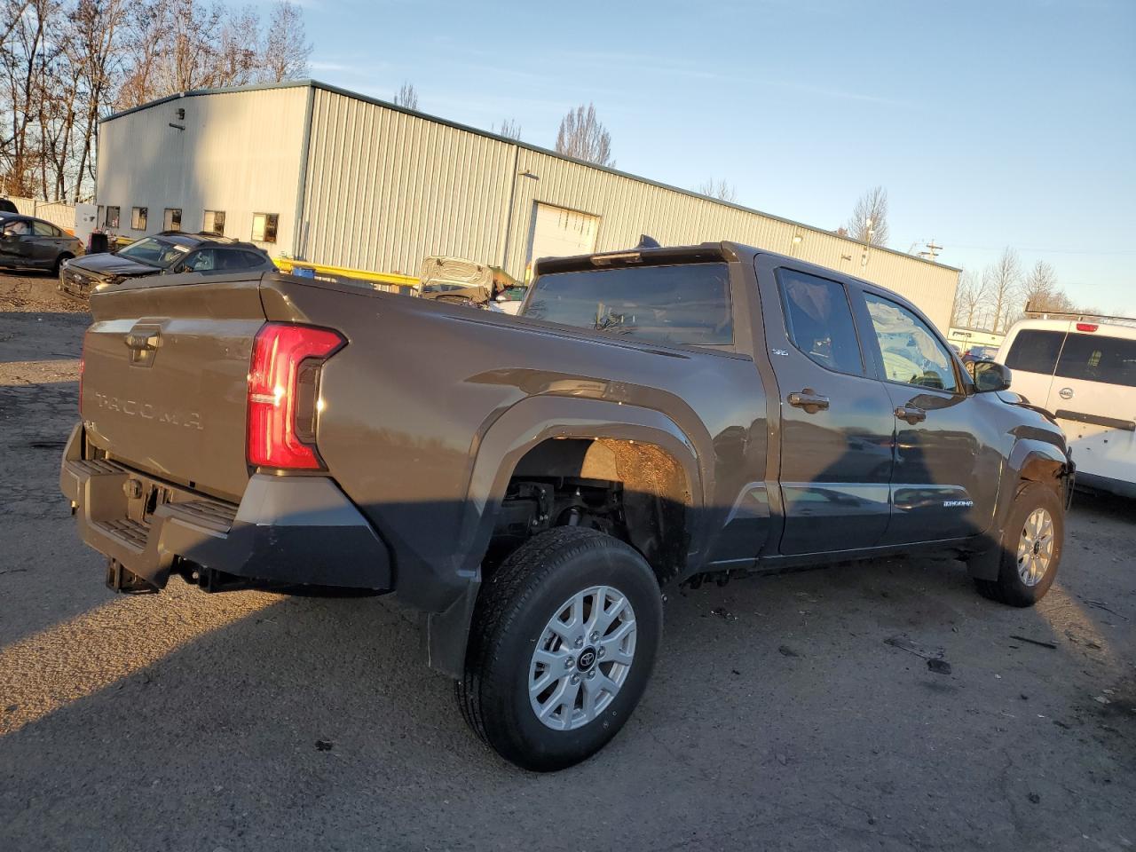 2024 TOYOTA TACOMA DOU - Фото 3