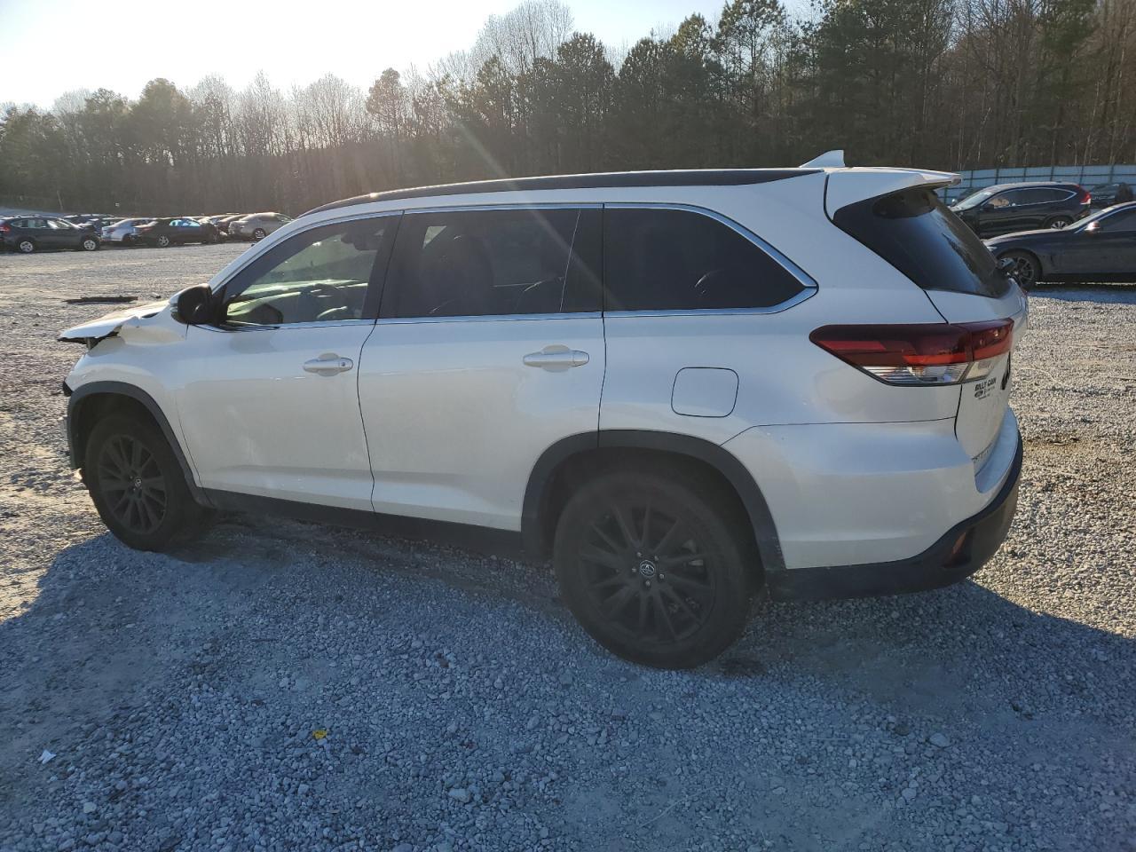 2019 TOYOTA HIGHLANDER - Image 2