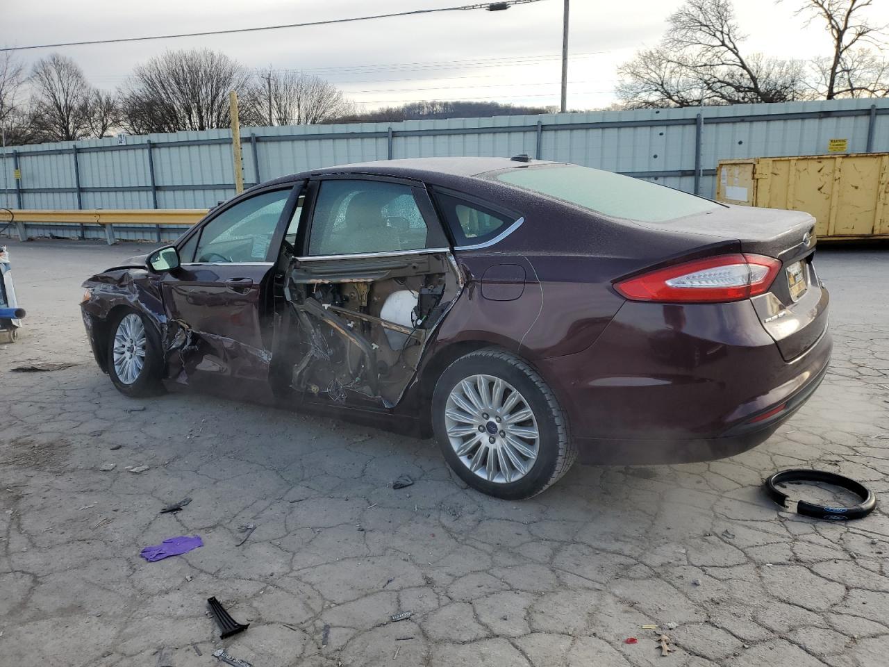 2013 FORD FUSION SE - Image 2