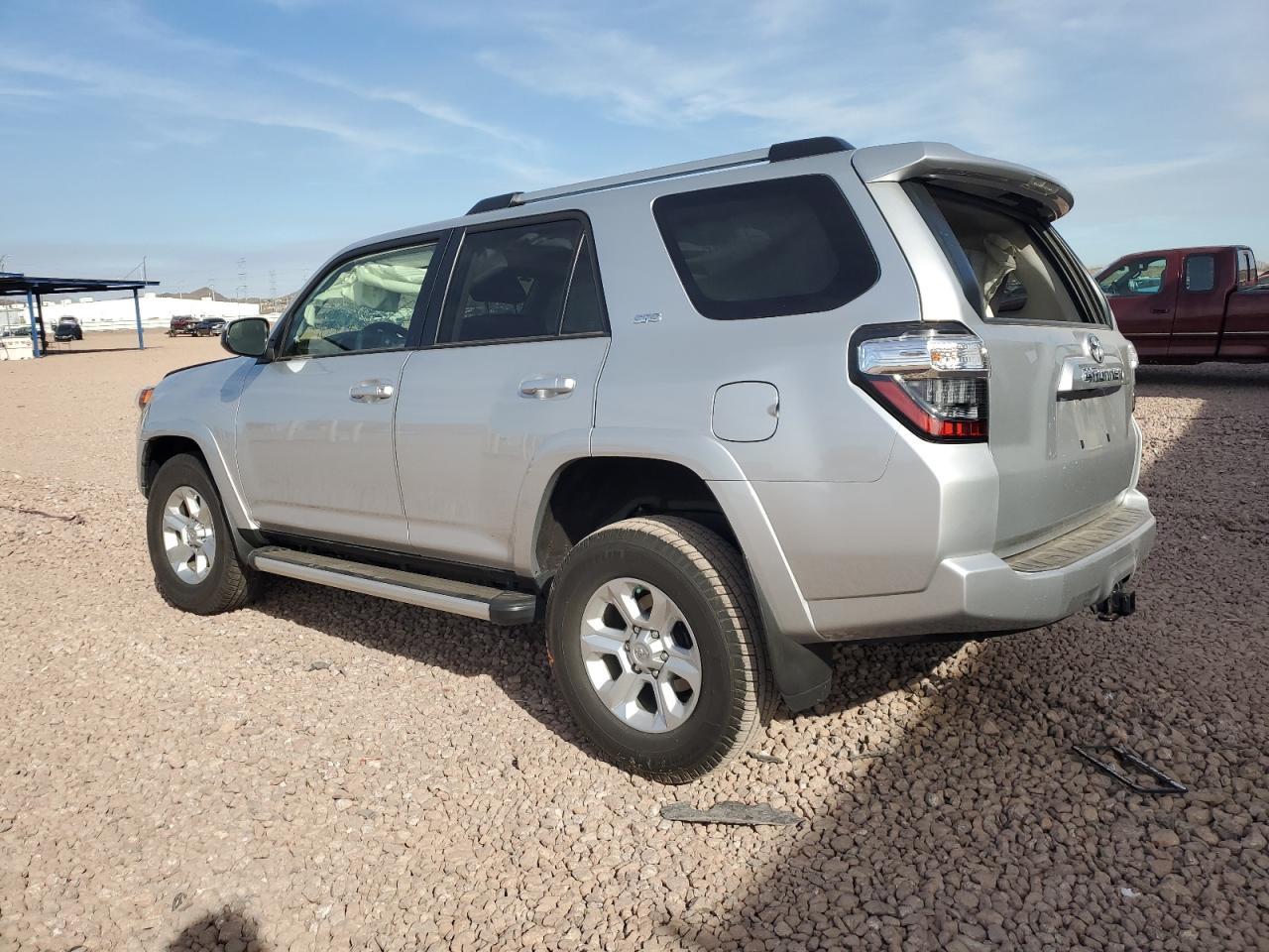 2020 TOYOTA 4RUNNER SR - Image 2