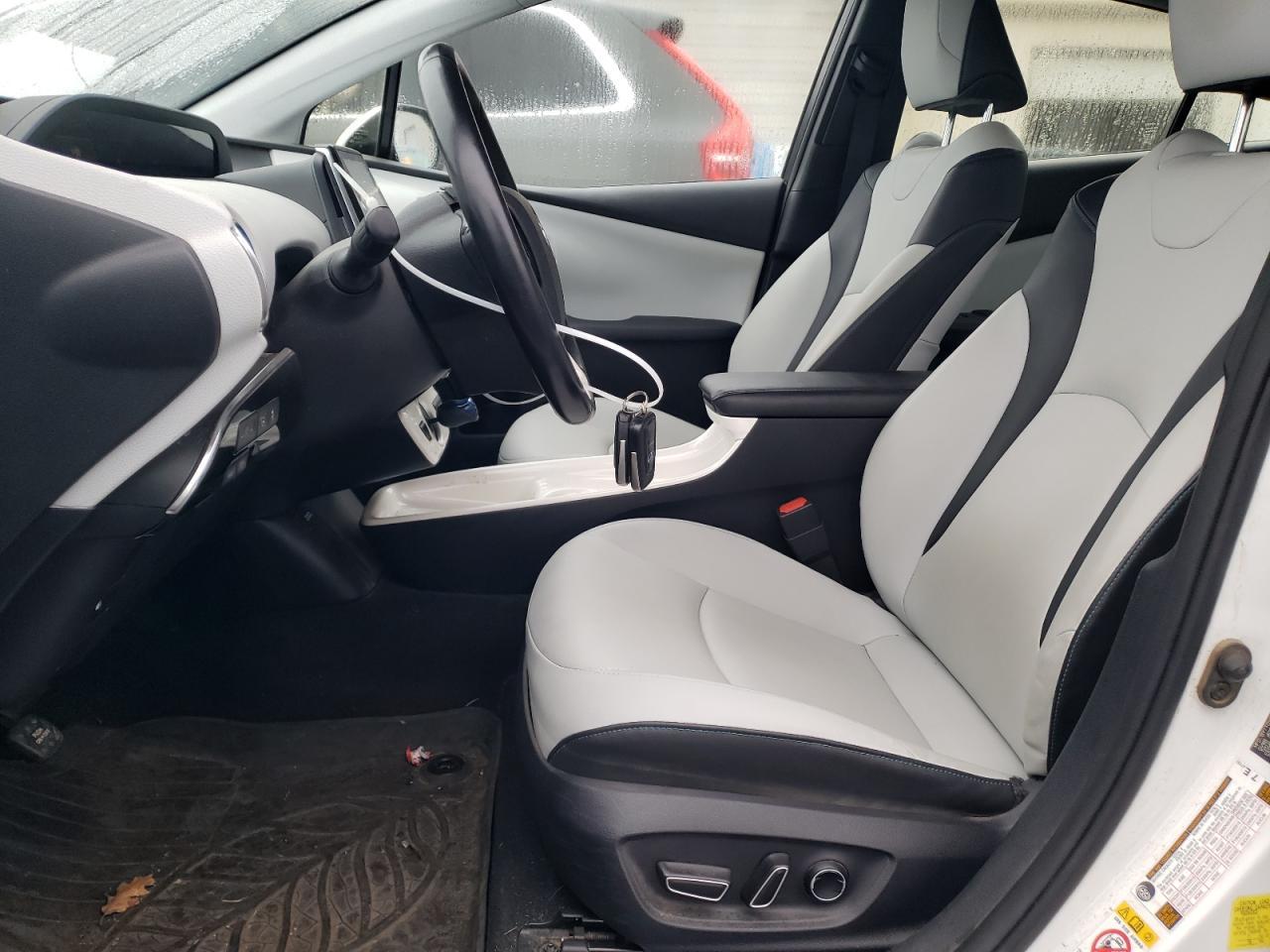 2018 TOYOTA PRIUS PRIM - Image 7