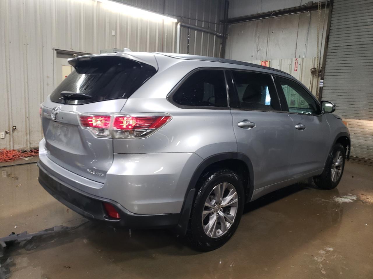 2014 TOYOTA HIGHLANDER - Фото 3