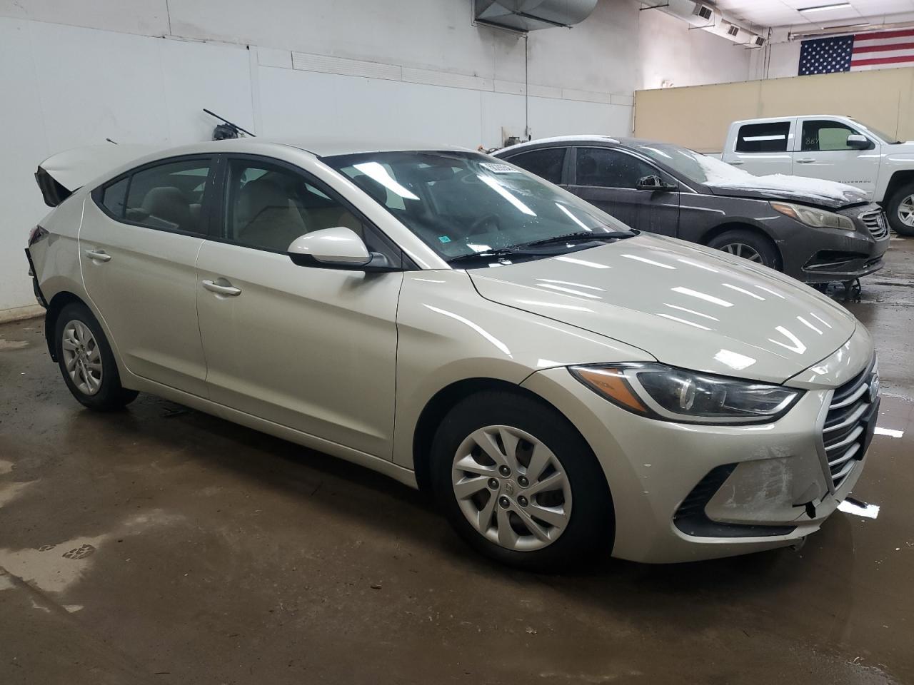 2017 HYUNDAI ELANTRA SE - Image 4