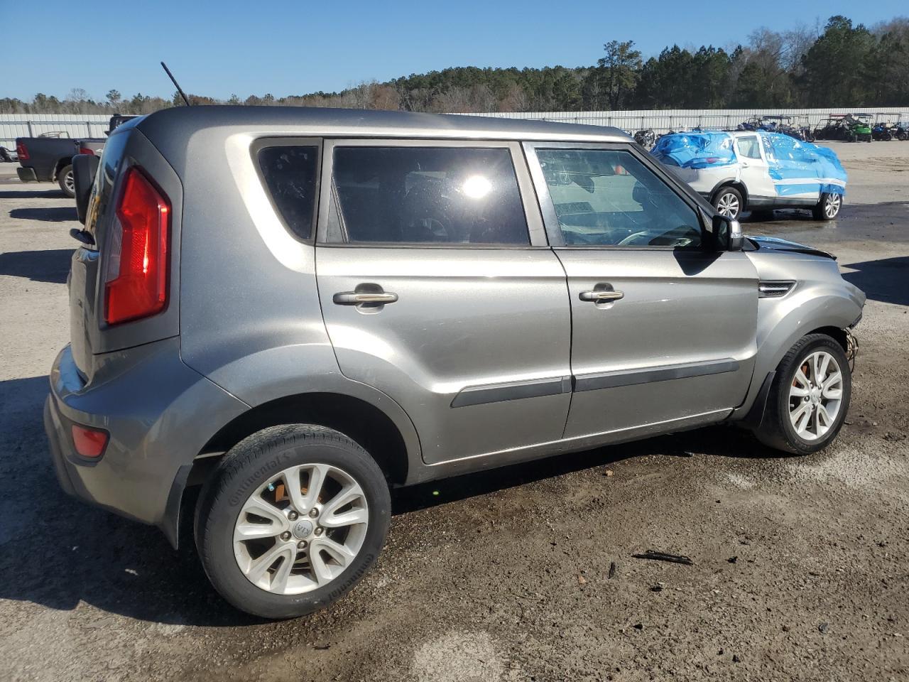 2013 KIA SOUL + - Image 3