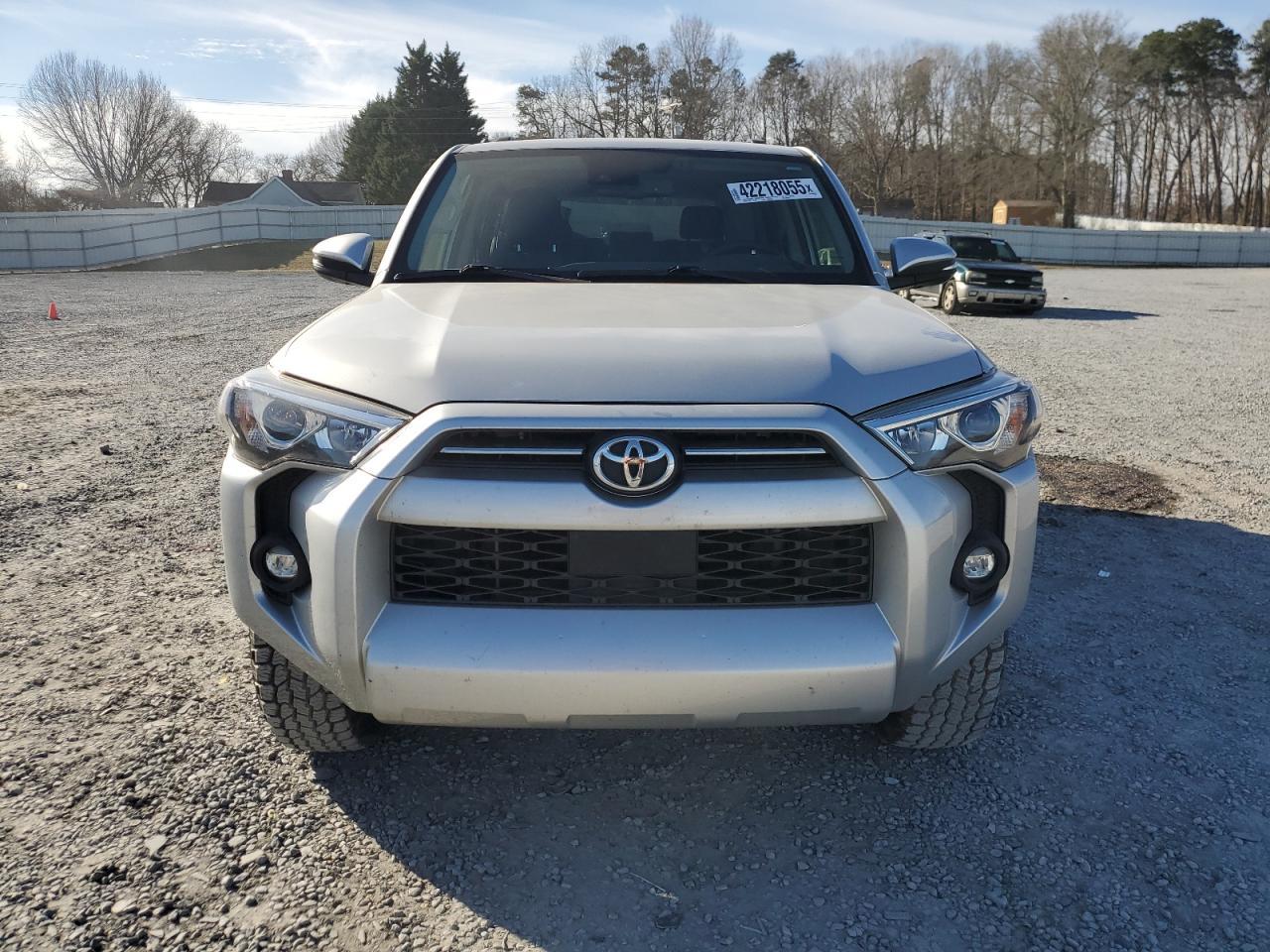 2022 TOYOTA 4RUNNER SR - Фото 5