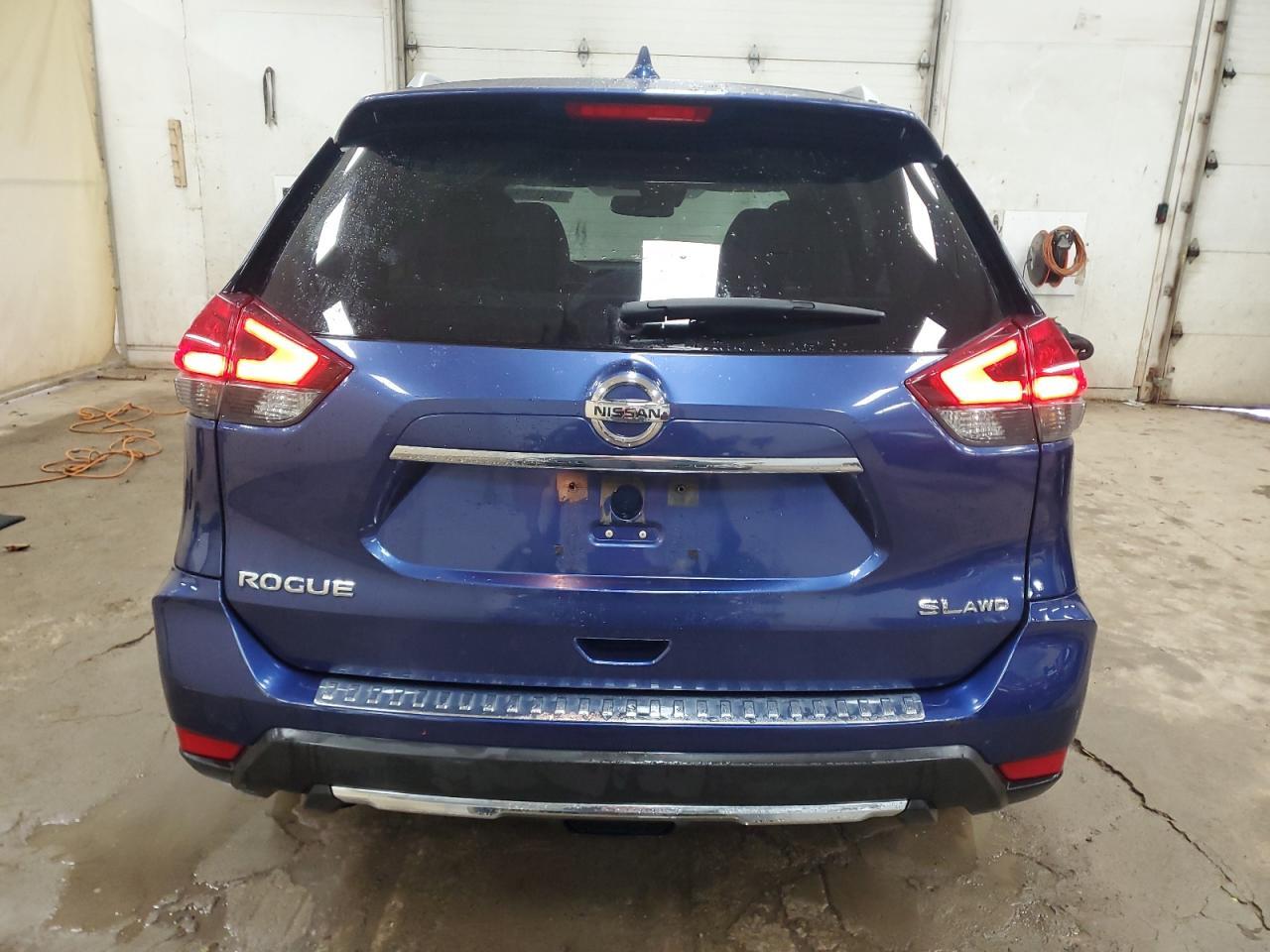 2017 NISSAN ROGUE S - Фото 6