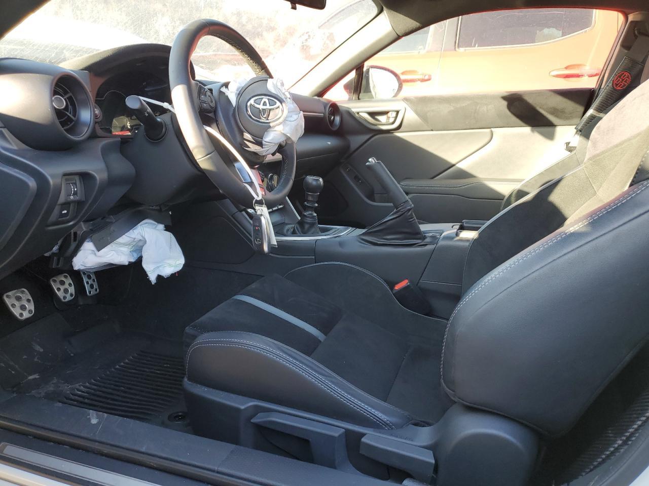 2023 TOYOTA GR 86 PREM - Фото 7
