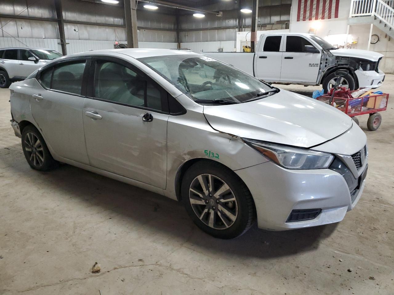2021 NISSAN VERSA SV - Фото 4