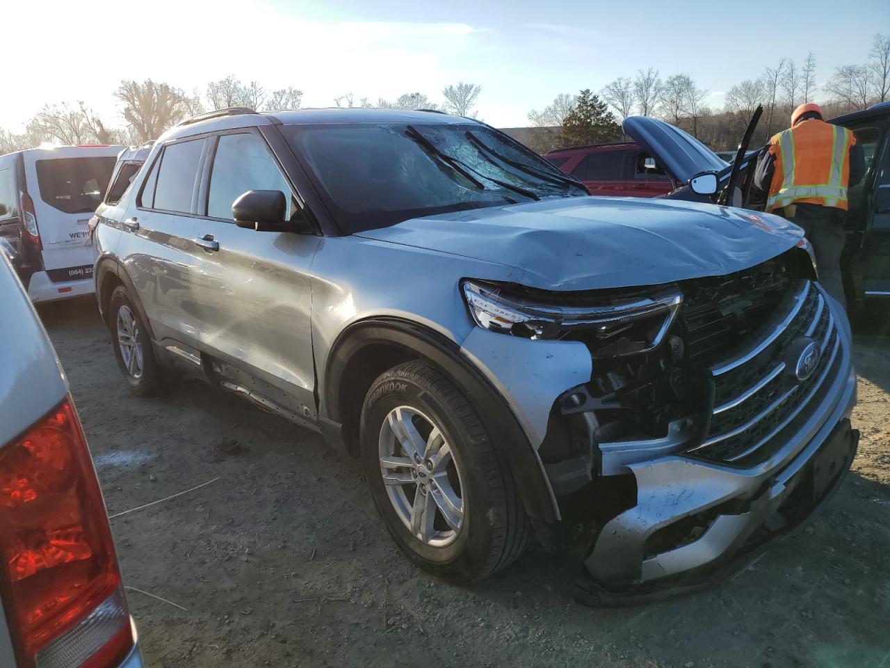 2023 FORD EXPLORER X - Фото 4