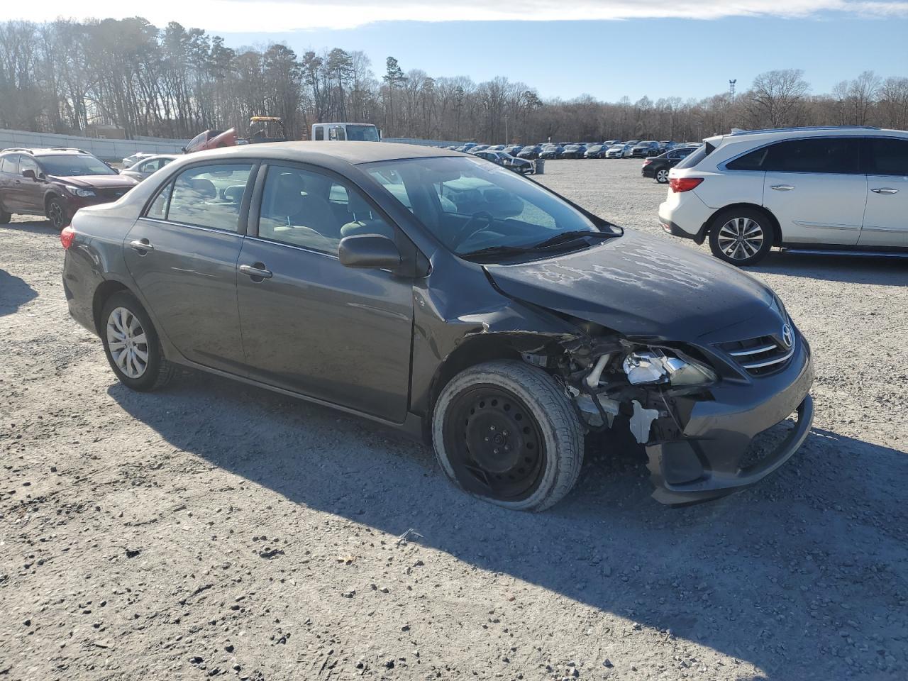 2013 TOYOTA COROLLA BA - Фото 4