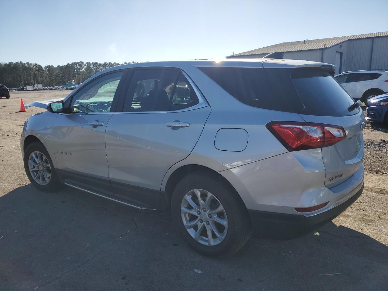 2019 CHEVROLET EQUINOX LT - Image 2