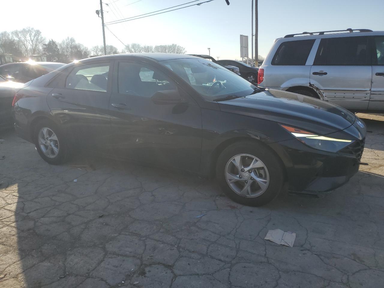 2022 HYUNDAI ELANTRA SE - Фото 4