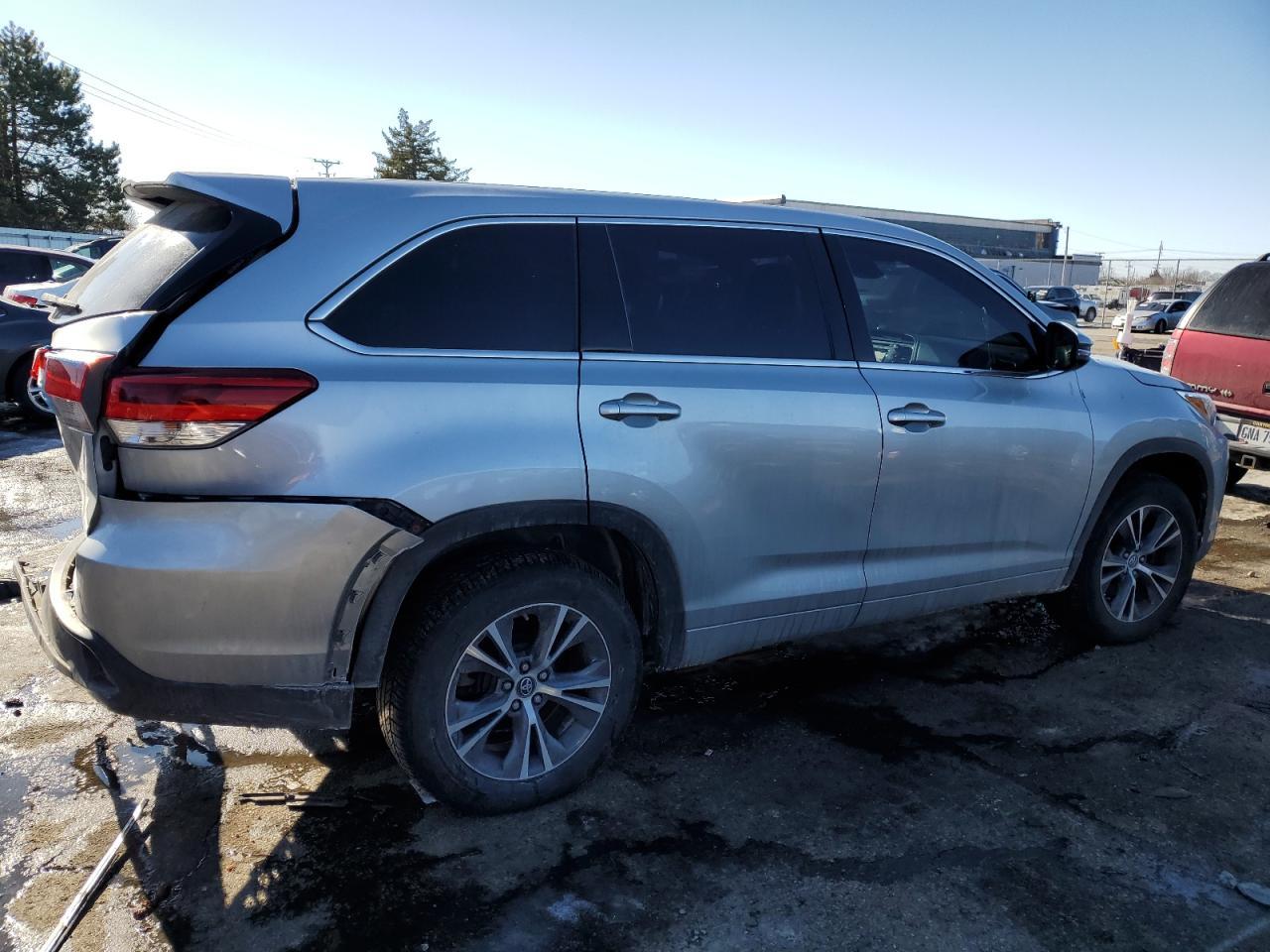 2018 TOYOTA HIGHLANDER - Фото 3