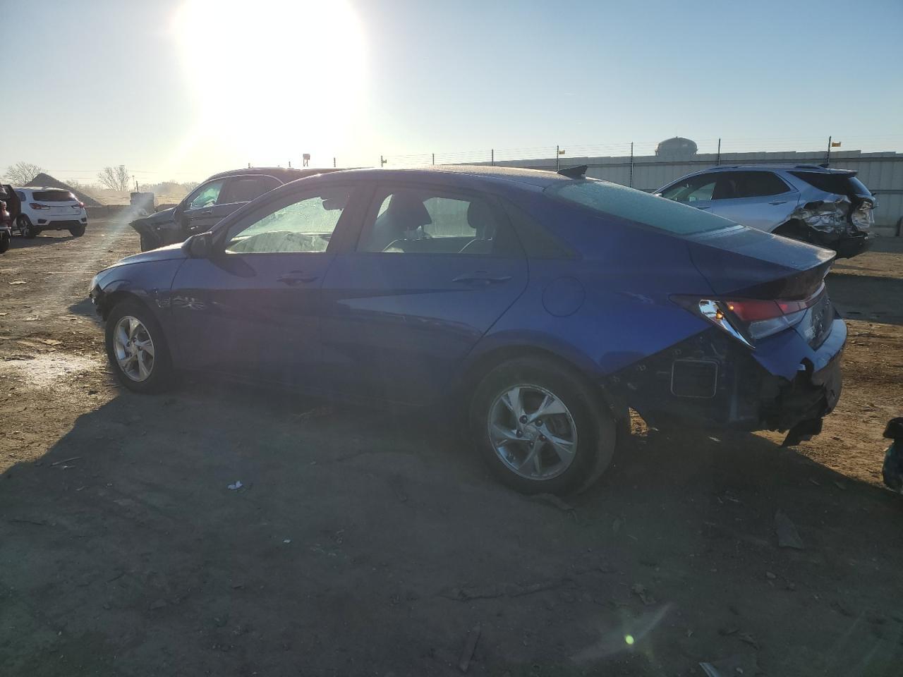 2023 HYUNDAI ELANTRA SE - Фото 2