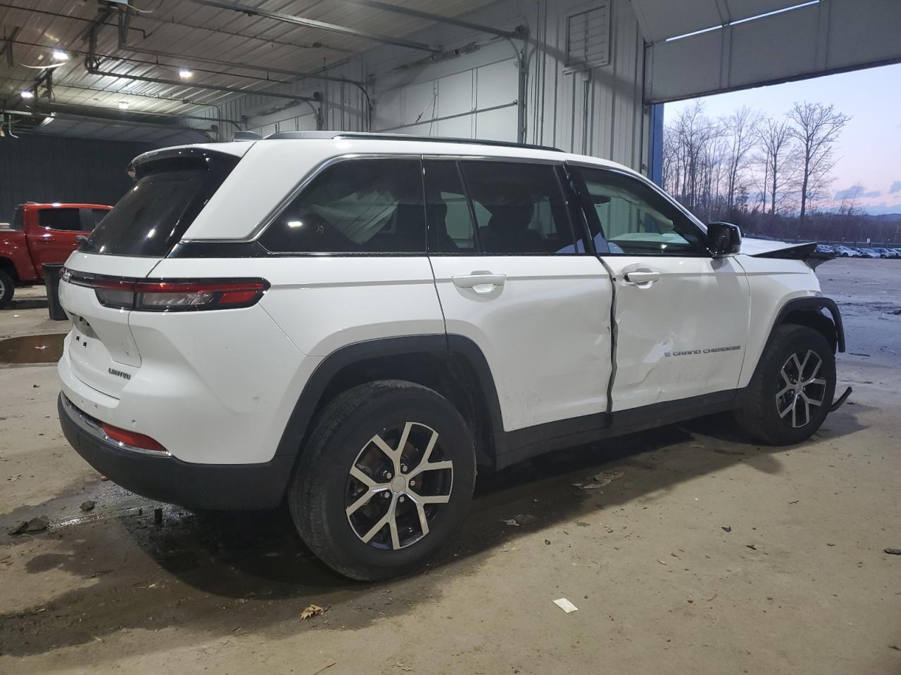 2024 JEEP GRAND CHER - Image 3