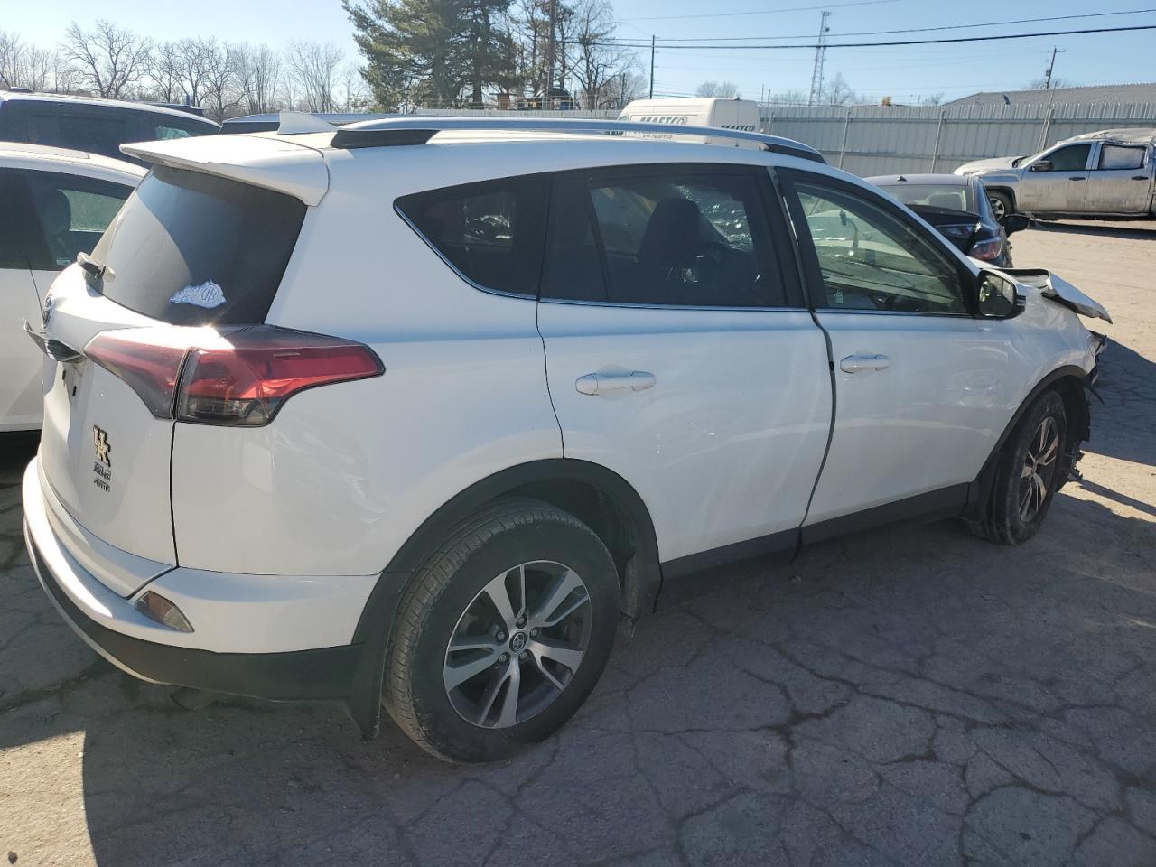 2016 TOYOTA RAV4 XLE - Image 3