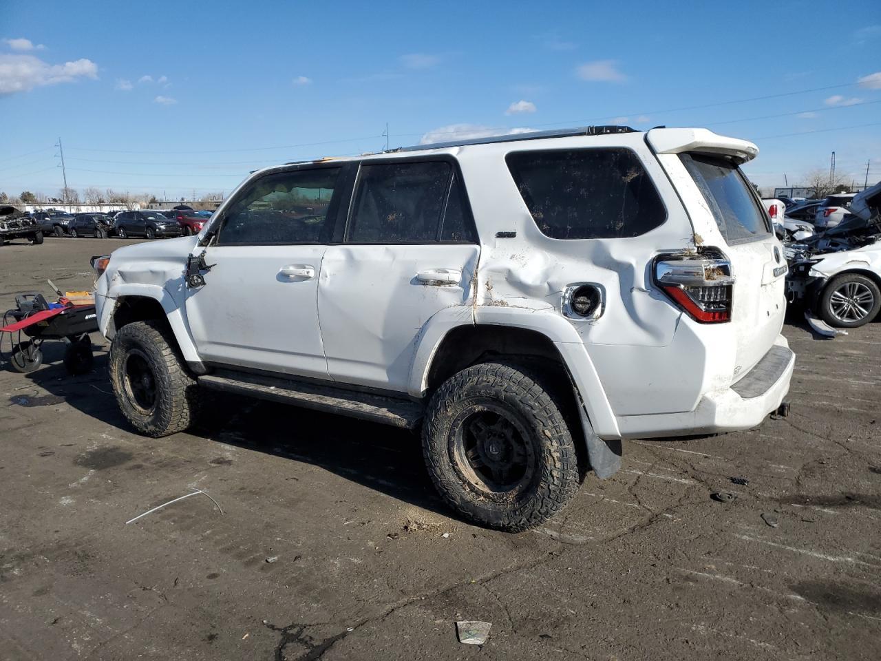 2018 TOYOTA 4RUNNER SR - Image 2
