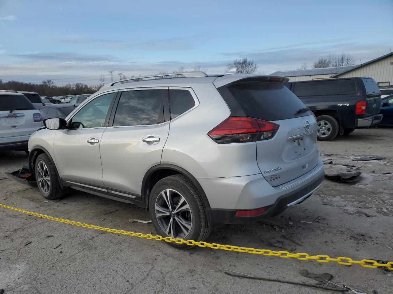 2017 NISSAN ROGUE SV - Фото 2