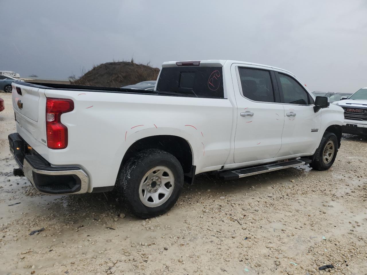 2021 CHEVROLET SILVERADO - Фото 3