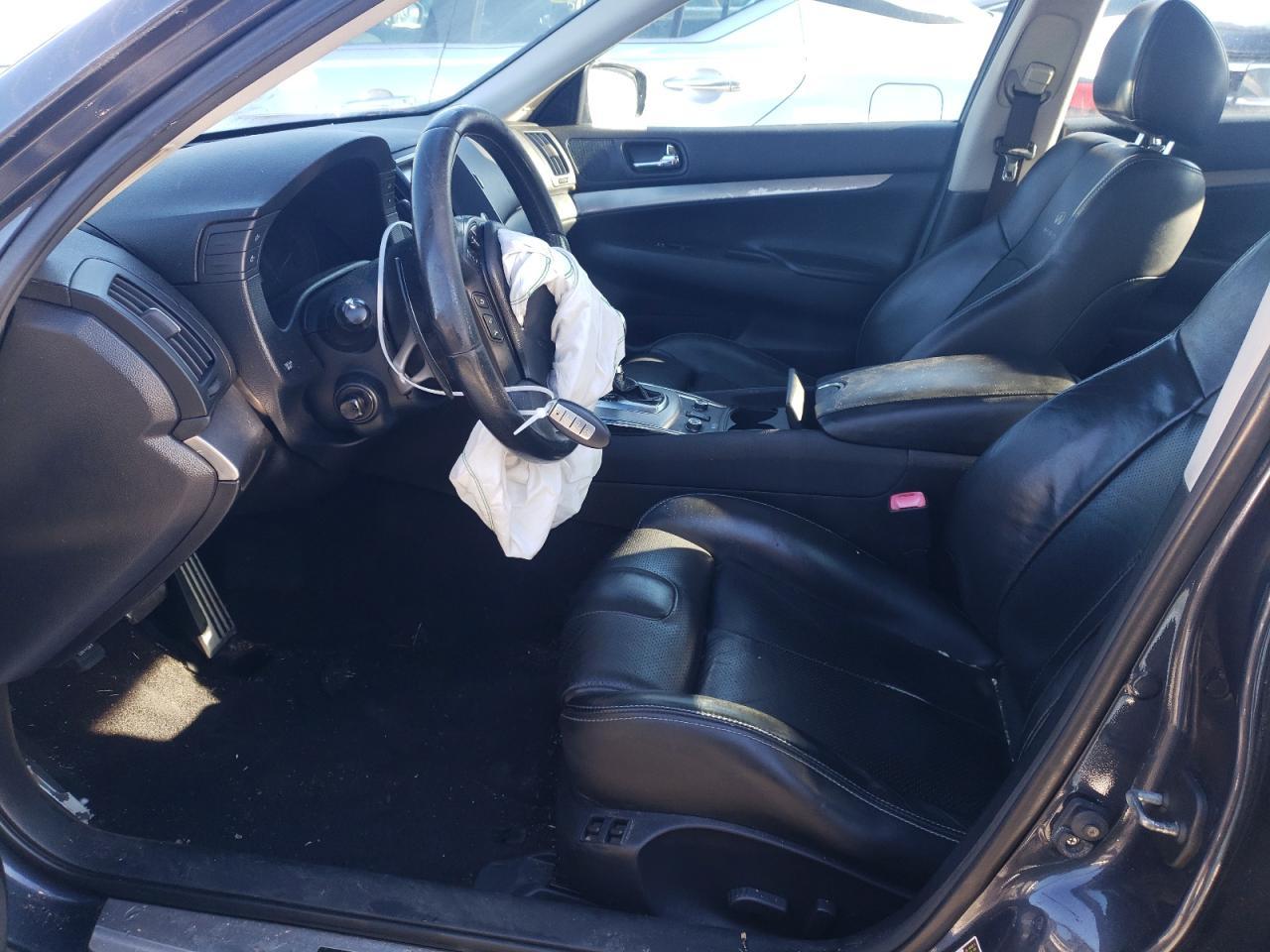 2011 INFINITI G37 - Image 7